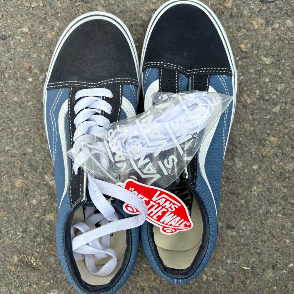 Old Skool Vans size Women’s 7 Black and Blue BRAND NEW